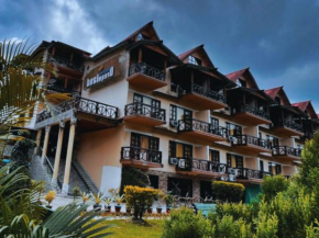 Hotel Dream-Land Luxury Hotel in Lataguri with Swimming Pool, A Beautiful Garden, Balcony and Restaurant